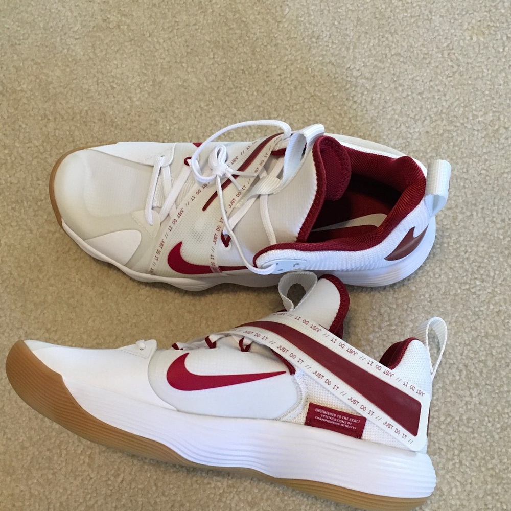 Nike White & Maroon Low-Top Sneakers with Velcro - Picture 2 of 4